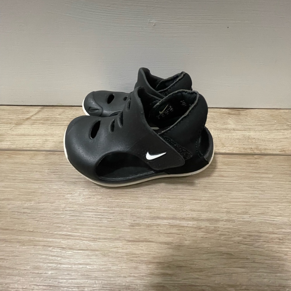 Nike Kids Black Sandals